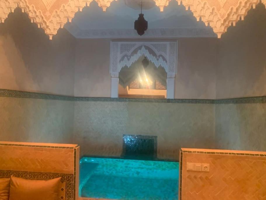 Super Riad Avec Piscine Interieure Marrakesh Luaran gambar